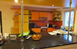 Apartament 3 camere, 65 mp, decomandat, boxa la subsol, zona Piata Cipariu