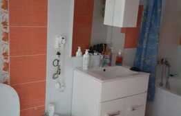 Vanzare apartament 2 camere, 55 mp, garaj, zona Golden Tulip