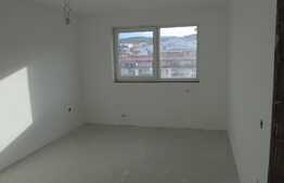 De vanzare mansarda inalta, 3 camere, 79 mp! Zona strazii Eroilor!