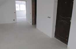 De vanzare mansarda inalta, 3 camere, 79 mp! Zona strazii Eroilor!