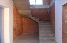 Vanzare casa individuala, 227 mp utili, 825 mp teren, zona linistita de case!