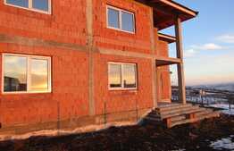 Vanzare casa individuala, 227 mp utili, 825 mp teren, zona linistita de case!