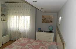 3 camere, 54 mp! Complet mobilat si utilat! Parcare! Zona strazii Florilor!