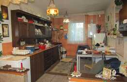 Apartament 4 camere, 79 mp, etaj intermediar, zona strazii Dambovitei