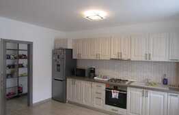 3 camere, 83 mp, in vila, boxa, pod inalt 83 mp, garaj, 2 parcari, zona Lidl