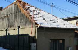 De vanzare 2 case in curte comuna, 320 mp, 500 mp teren, zona semicentrala!