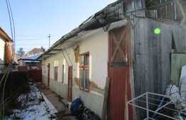 De vanzare 2 case in curte comuna, 320 mp, 500 mp teren, zona semicentrala!