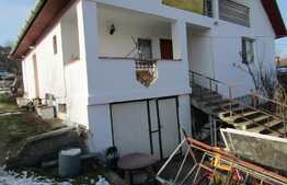 Casa individuala, 65 mp, 800 mp, zona linistita de case!