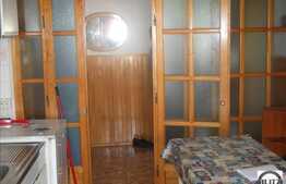 Apartament cu 4 camere, decomandat, 81,5 mp, bloc izolat termic, cu garaj