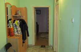 Apartament 2 camere, 53 mp, decomandat, boxa la subsol, zona strazii Bucuresti