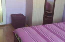 Vanzare apartament 3 camere, 72 mp, 2 garaje, boxa, zona strazii Parang