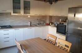 Casa individuala, 340 mp, teren 465 mp, zona linistita de case!