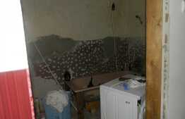 Casa individuala 133 mp, teren de 950 mp! Zona de case! Necesita renovare!