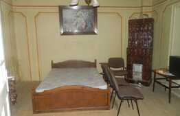 Casa individuala 133 mp, teren de 950 mp! Zona de case! Necesita renovare!