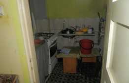 Casa individuala 133 mp, teren de 950 mp! Zona de case! Necesita renovare!