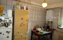 Apartament 3 camere, 60 mp, decomandat, zona Mercur