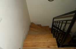 Casa insiruita cu 5 camere, 168 mp, teren de 240 mp! Zona de case!