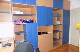  Apartament cu 4 camere decomandate, 110 mp, garaj, parcare, zona Spitalului de Recuperare