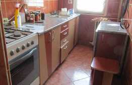 Apartament 3 camere, 47 mp, boxa subsol, zona strazii Primaverii