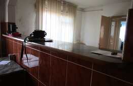 Apartament 3 camere, 47 mp, boxa subsol, zona strazii Primaverii