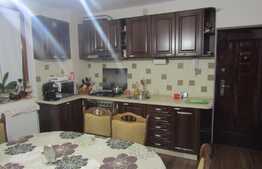 Apartament  3 camere, 68 mp! Parcare! Boxa la subsol de 13 mp! Zona Terra!