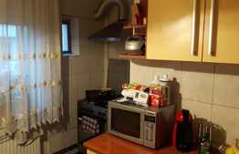 Vanzare apartament 4 camere, 90,4 mp, decomandat, zona strazii Bucuresti