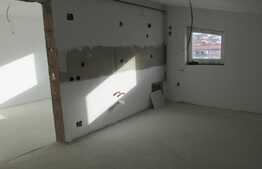 De vanzare mansarda inalta, 3 camere, 79 mp! Zona strazii Eroilor!