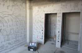 3 camere, 77,25 mp, terasa 32.16 mp, semifinisat, etaj intermediar