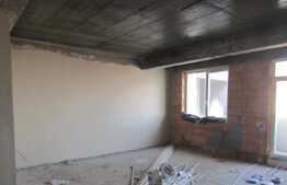 3 camere, 77,25 mp, terasa 32.16 mp, semifinisat, etaj intermediar