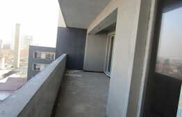 3 camere, 77,25 mp, terasa 32.16 mp, semifinisat, etaj intermediar