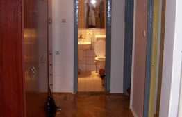 Apartament 3 camere, 65 mp, boxa la subsol, zona strazii Ion Mester