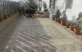 Vanzare apartament cu 2 camere, 55 mp! Terasa de 55 mp! Parcare! Zona Stejarului! 