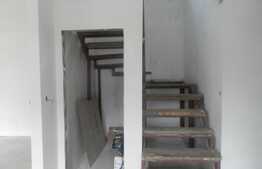 De vanzare casa individuala, 132 mp, teren de 365 mp! Zona de case!