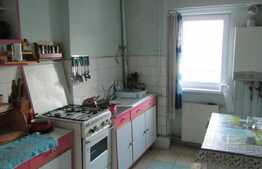 Vanzare apartament 3 camere, 65 mp, decomandat, zona Kaufland