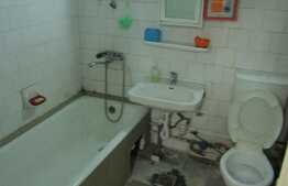 Vanzare apartament 3 camere, 65 mp, decomandat, zona Kaufland