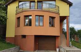 Casa individuala, 300 mp, curte de 400 mp, zona linistita! Locuri de parcare incluse