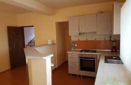 Casa individuala, 300 mp, curte de 400 mp, zona linistita! Locuri de parcare incluse