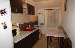 Garsoniera confort sporit, 40 mp, balcon, zona strazii Eroilor! Cu parcare!