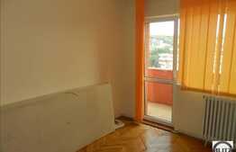 De vanzare apartament cu 3 camere , 72 mp, bloc izolat termic, zona tarnita