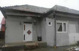 Casa individuala, 90 mp, teren de 50 mp! Zona de case!