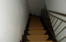 Triplex de 84 mp, 3 camere, 50 mp de teren! Zona usor accesibila!