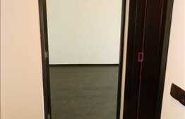 Garsoniera de vanzare, 28 mp,  cu boxa pentru depozitare,  in zona Negoiu