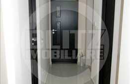Apartament cu 3 camere de vanzare, decomandat, in imobil izolat