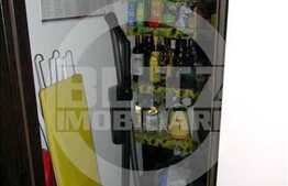 Apartament cu 3 camere de vanzare, decomandat, in imobil izolat