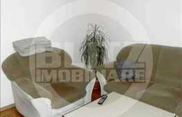 Apartament cu 3 camere de vanzare, decomandat, in imobil izolat