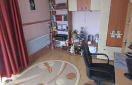 De vanzare apartament 3 camere, 56 mp! Terasa de 17 mp! Zona strazii Stejarului!