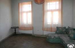 Apartament in zona Inspectoratului de Politie, la casa/vila, 110 mp, 3 camere