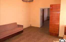 Apartament in zona Inspectoratului de Politie, la casa/vila, 110 mp, 3 camere