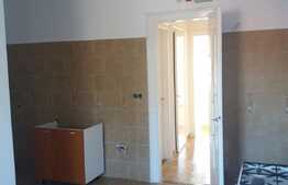 Spatiu pentru birouri, 60 mp, terasa 40 mp, parcare, zona Salii Polivalente