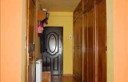 De vanzare 3 camere, 60 mp utili, in zona strazii Stejarului